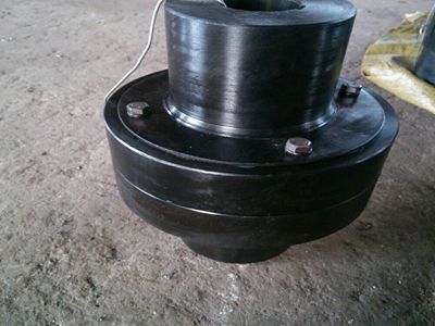 弹性柱销联轴器发电机主轴轴线的对中方法与联轴器的性能